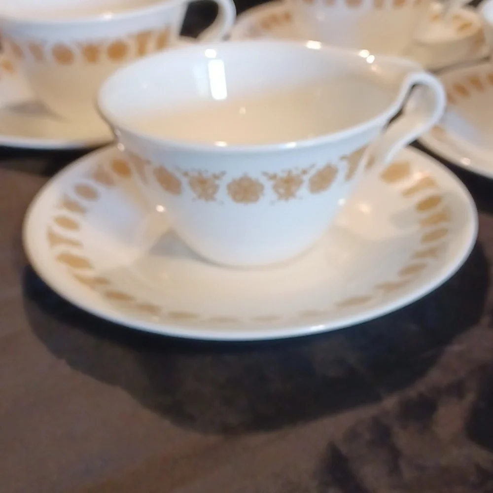 Corelle livingware by Corning 4 cup and saucer set butterfly design